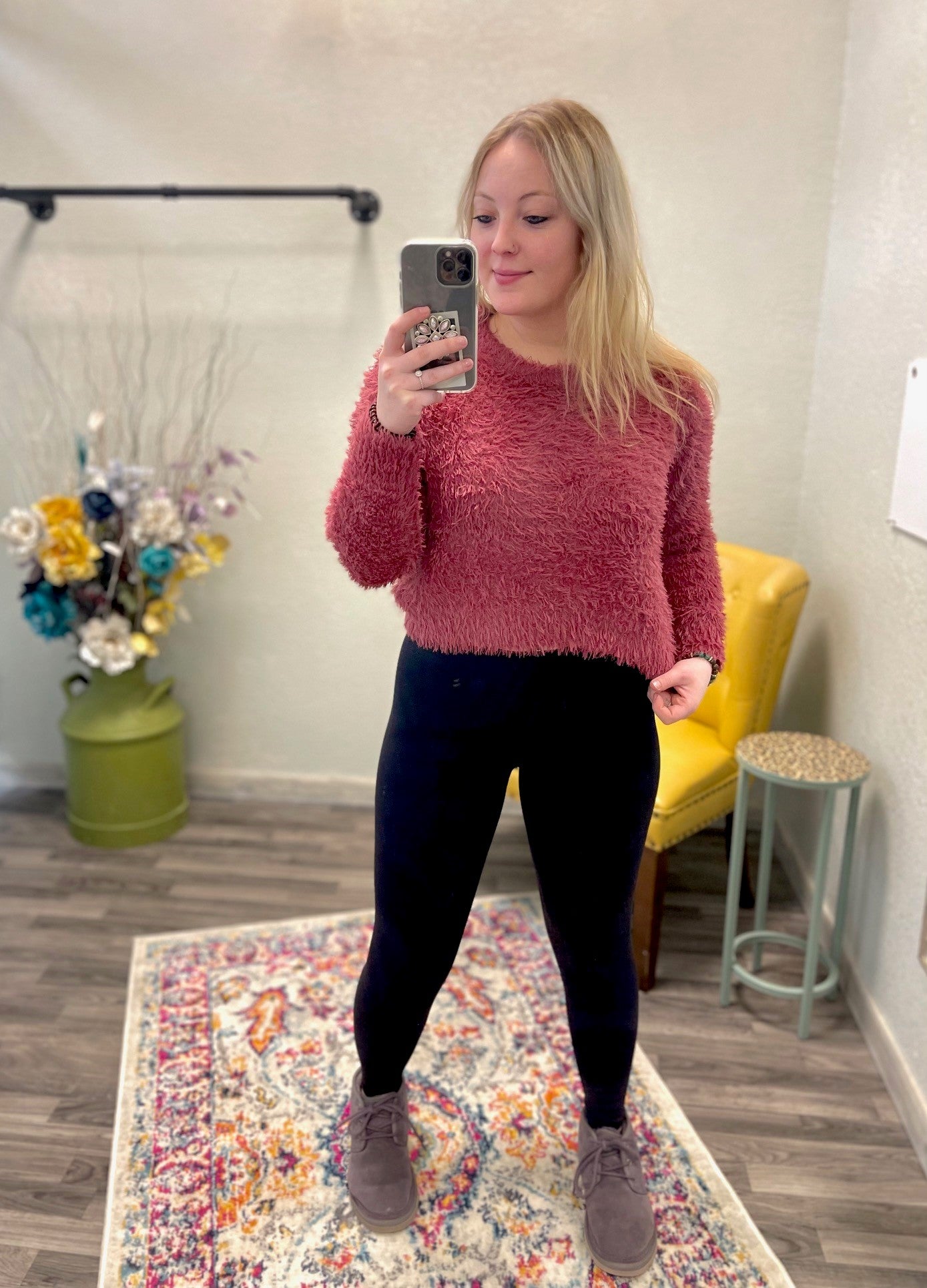 Fuzzy Cropped Sweater Pink